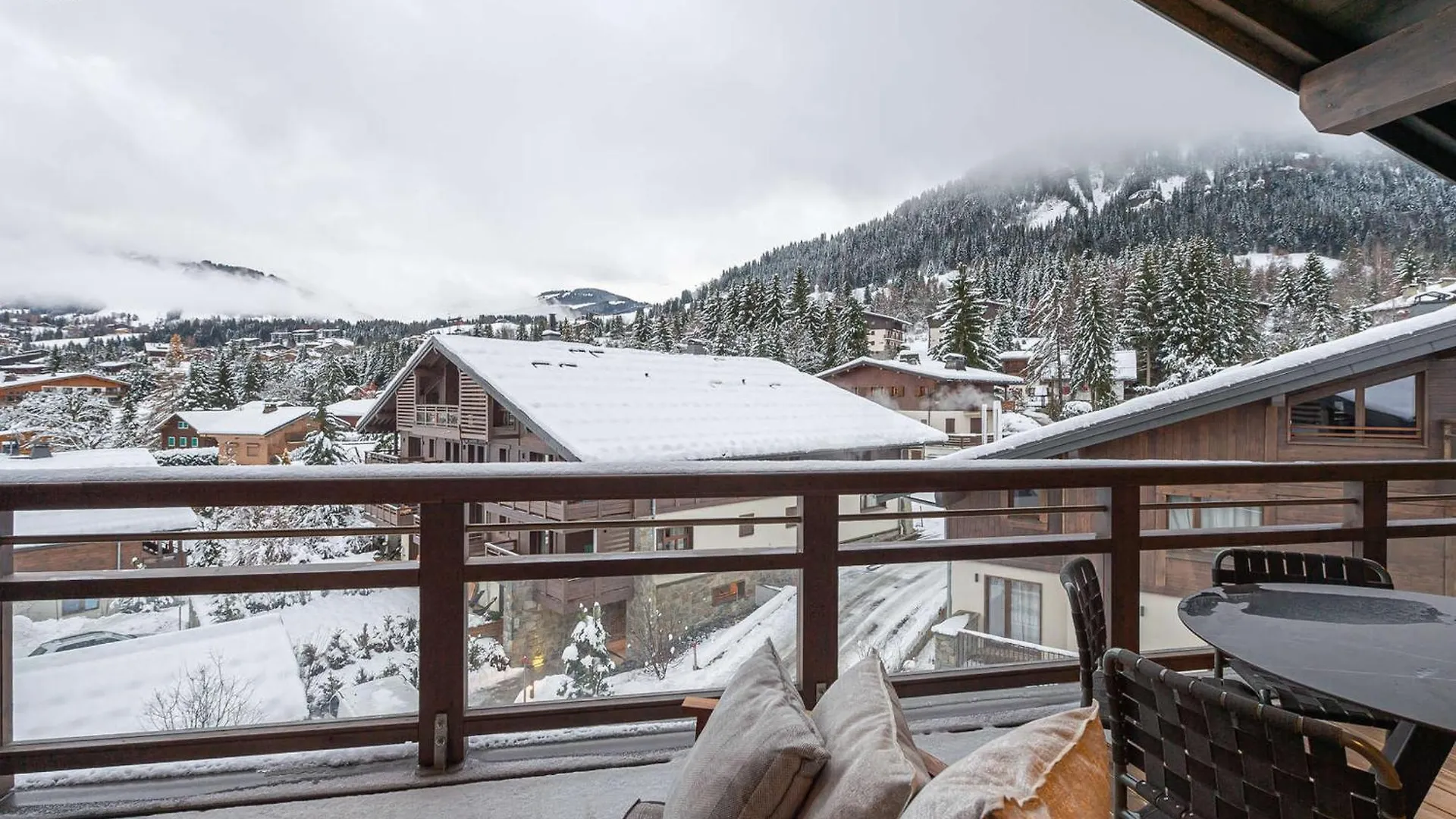 Duplex Avec Espace Detente, Piscine Et 4 Chambres A Megeve - Fr-1-569-66