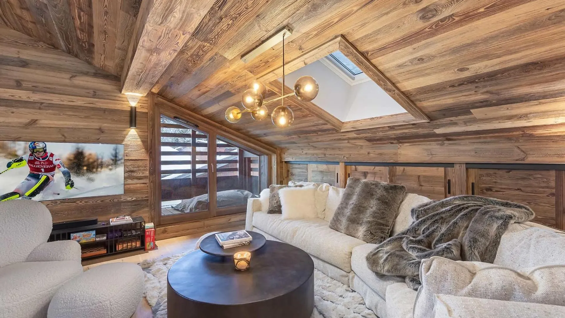 Contacts de Duplex Avec Espace Detente, Piscine Et 4 Chambres A Megeve - Fr-1-569-66